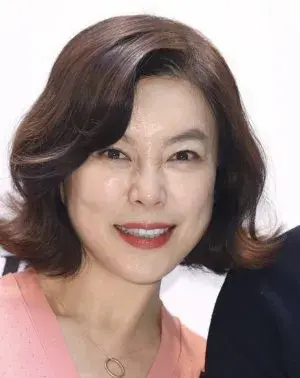 بیوگرافی Hwa Jung Choi