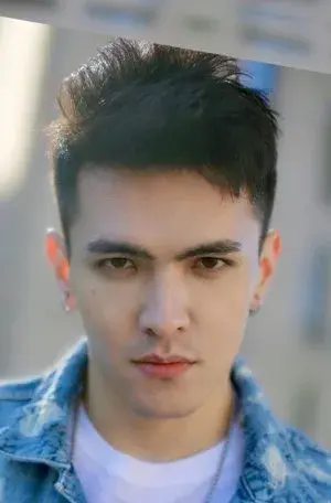 بیوگرافی Yi Hao Jiang