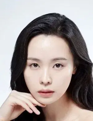 بیوگرافی Yoon Ra Choi