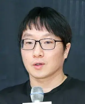 بیوگرافی Jung Heum Lee