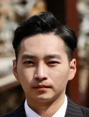 بیوگرافی Yun Gun Oh