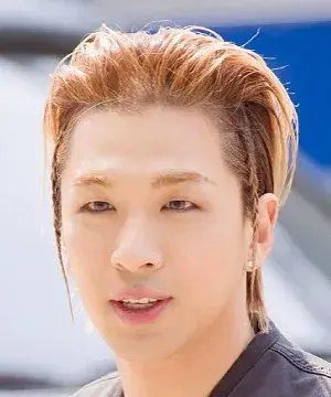 بیوگرافی Young Bae Dong