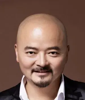 بیوگرافی Lang Zhou