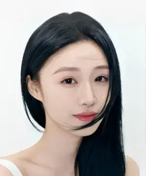 بیوگرافی Yi Ge Hou