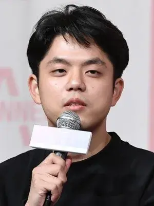 بیوگرافی Hun Soo Jung