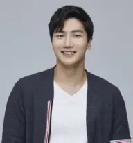 بیوگرافی Yong Hee Woo