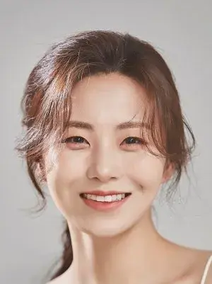 بیوگرافی Jung Yoon Hwang