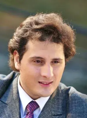 بیوگرافی Mi Er Ai
