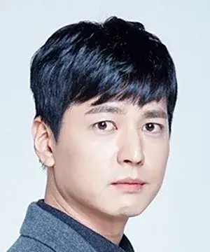 بیوگرافی Jun Lee