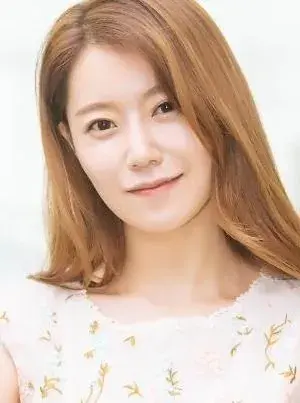 بیوگرافی Min Hee Chun