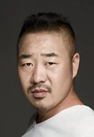 بیوگرافی Yi Sheng Wang