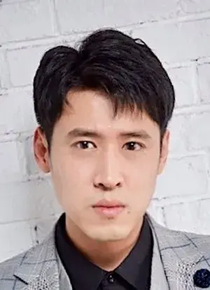 بیوگرافی Xin Huang