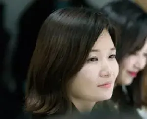 بیوگرافی Jin Young Hwang
