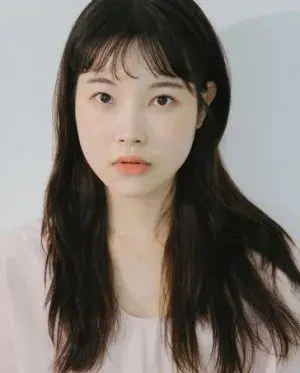 بیوگرافی Ah Young Kim