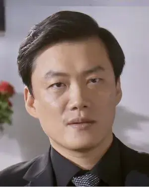 بیوگرافی Hyun Kul Lee