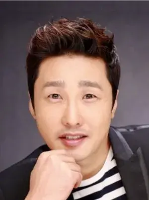 بیوگرافی Dong Joo Hwang