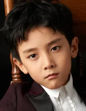 بیوگرافی Zhen Chen Huang