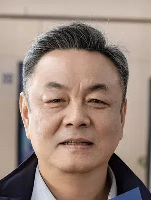 بیوگرافی Yi Cao