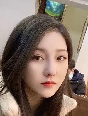 بیوگرافی Rui Chen Guo
