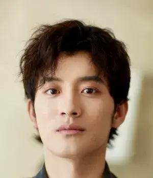 بیوگرافی Yi Long Chen