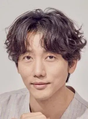 بیوگرافی Yong Woo Kim