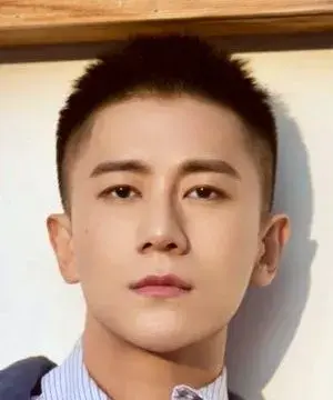 بیوگرافی Chen Dong