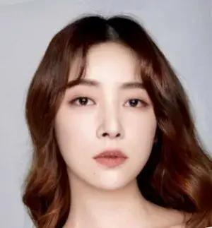 بیوگرافی Sang Hee Baek