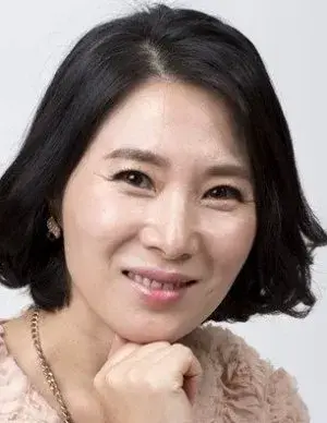 بیوگرافی Young Hee Hwang