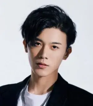 بیوگرافی Shi Yao Li