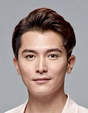 بیوگرافی Roy Chiu