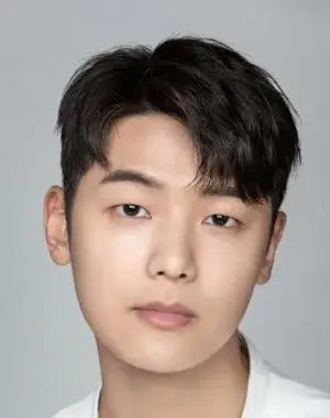 بیوگرافی Min Hyuk Kang