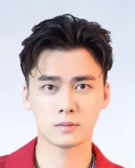 بیوگرافی Yi Feng Li