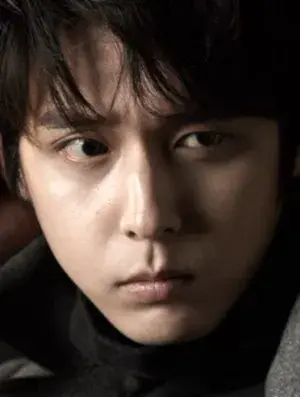 بیوگرافی Min Chul Shin