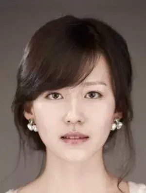 بیوگرافی So Yun Lee