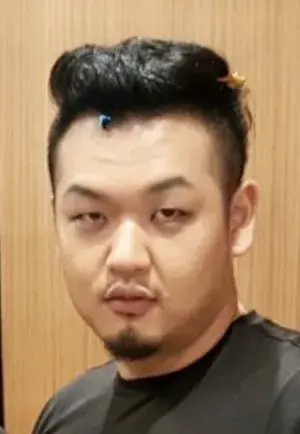 بیوگرافی Bo Jeong Il Hwang