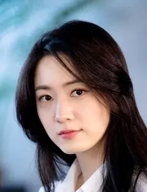 بیوگرافی Hyo Young Ryu