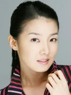 بیوگرافی Ji Sook Yoon