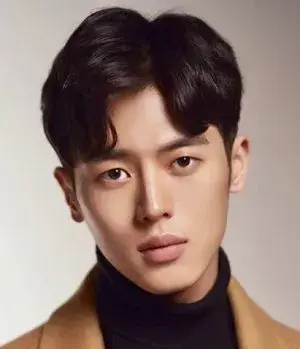 بیوگرافی Dong Min Lee