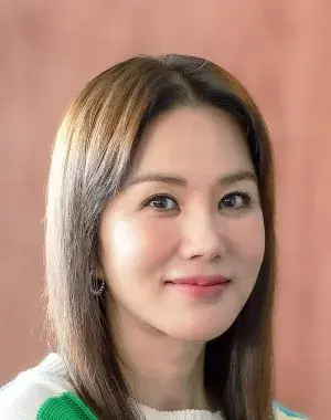 بیوگرافی Jung Hwa Uhm
