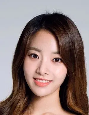 بیوگرافی Hyun Joo Lee