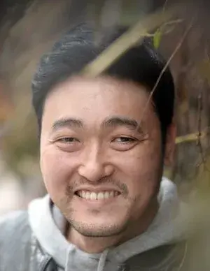 بیوگرافی Joon Hyuk Lee