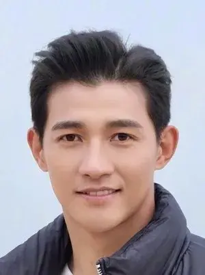 بیوگرافی Zi Feng Li