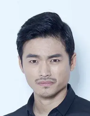 بیوگرافی Chul Yoon Kim