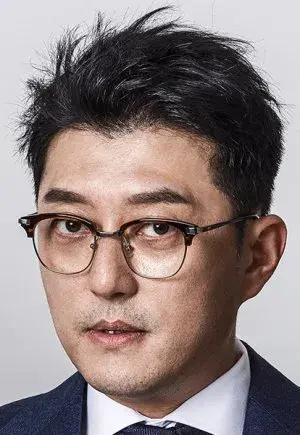 بیوگرافی Ho Young Lee