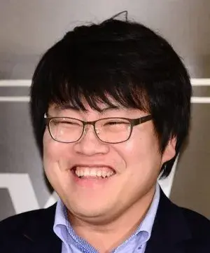 بیوگرافی Hak Chan Yoo
