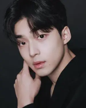 بیوگرافی Kang Min Kim