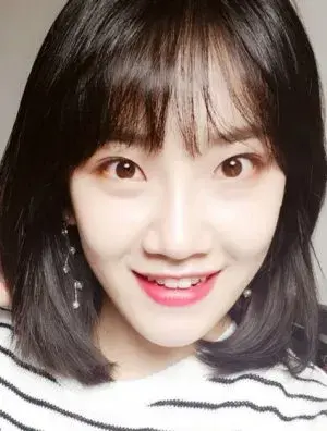 بیوگرافی Soo Min Son