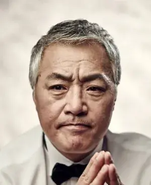 بیوگرافی Kyung Young Lee
