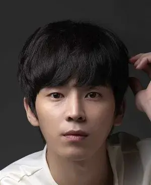 بیوگرافی Jae Kyoon Lee