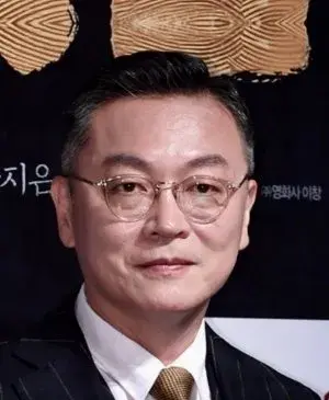 بیوگرافی Eui Sung Kim